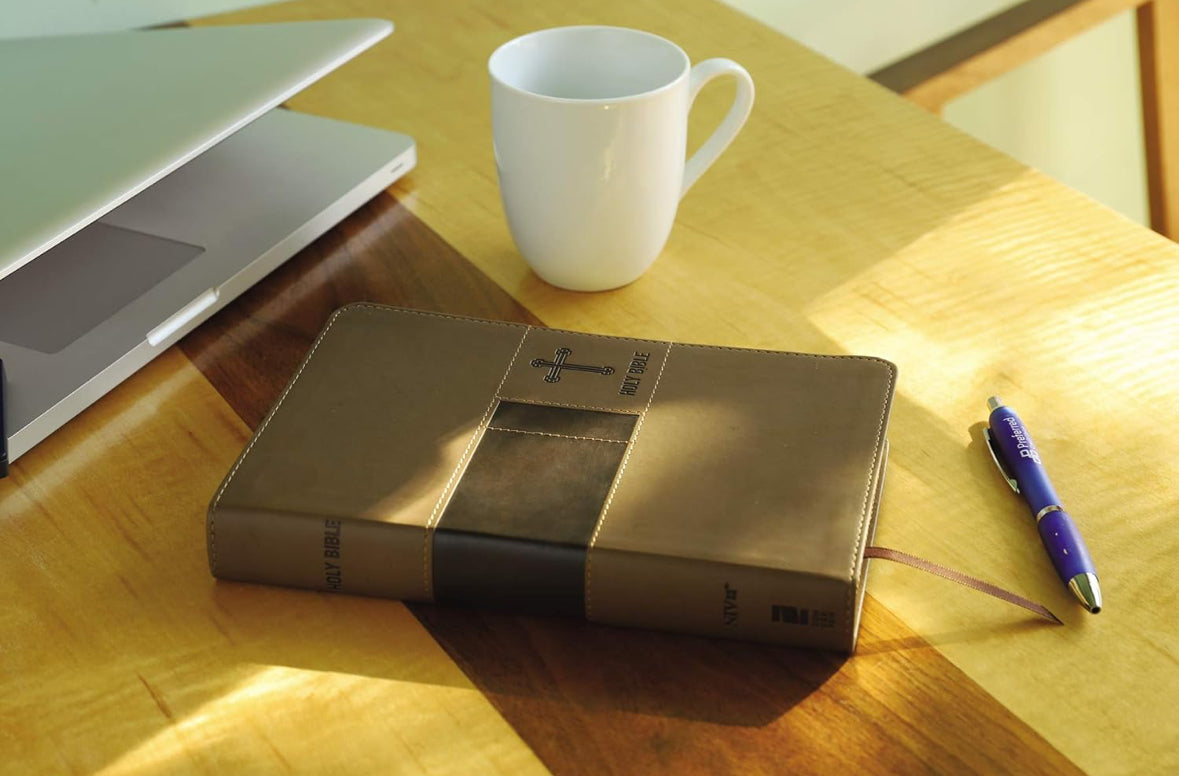 NIV, Premium Gift Bible, Leathersoft, Brown, Red Letter, Thumb Indexed, Comfort Print